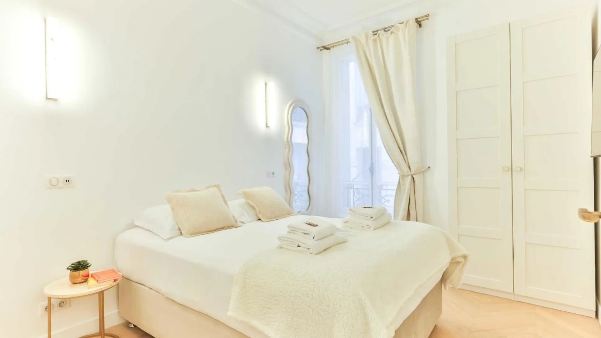 Charming 2br - 6p - Eiffel Tower باريس