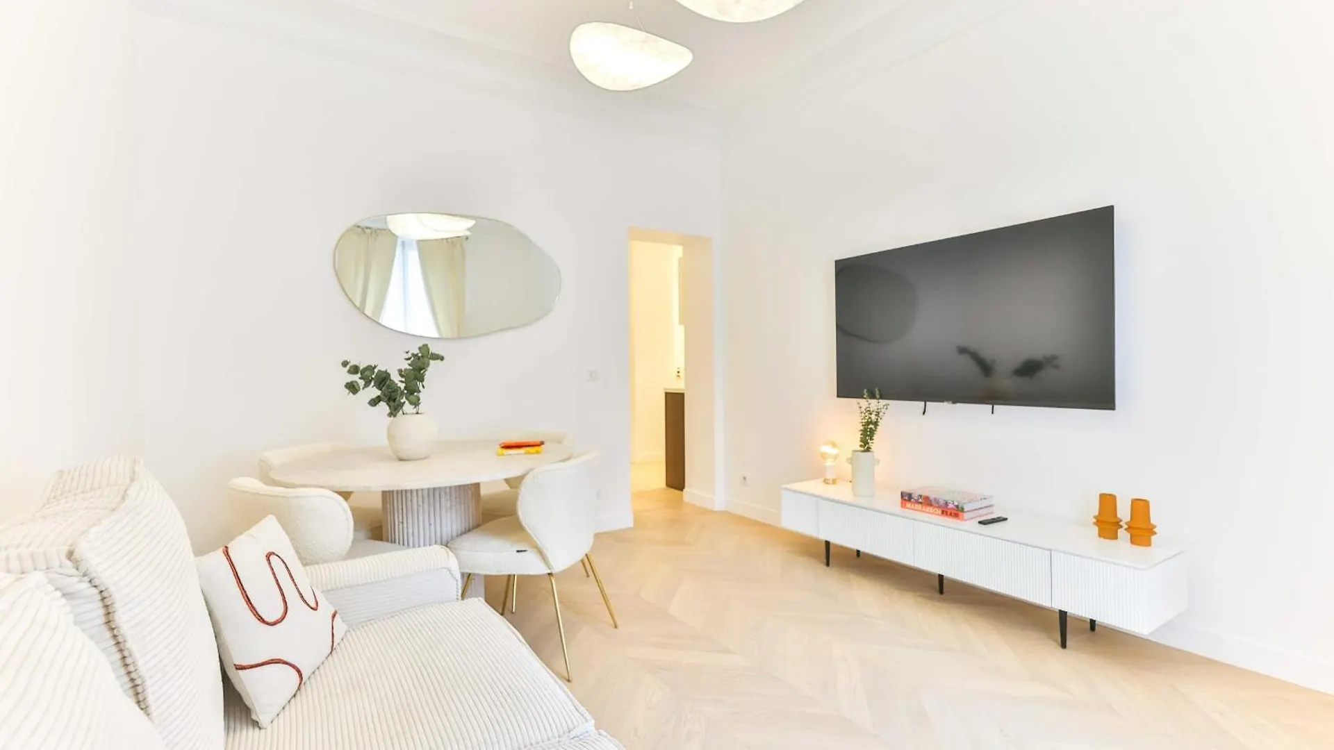 Apartment Charming 2br - 6p - Eiffel Tower Paris